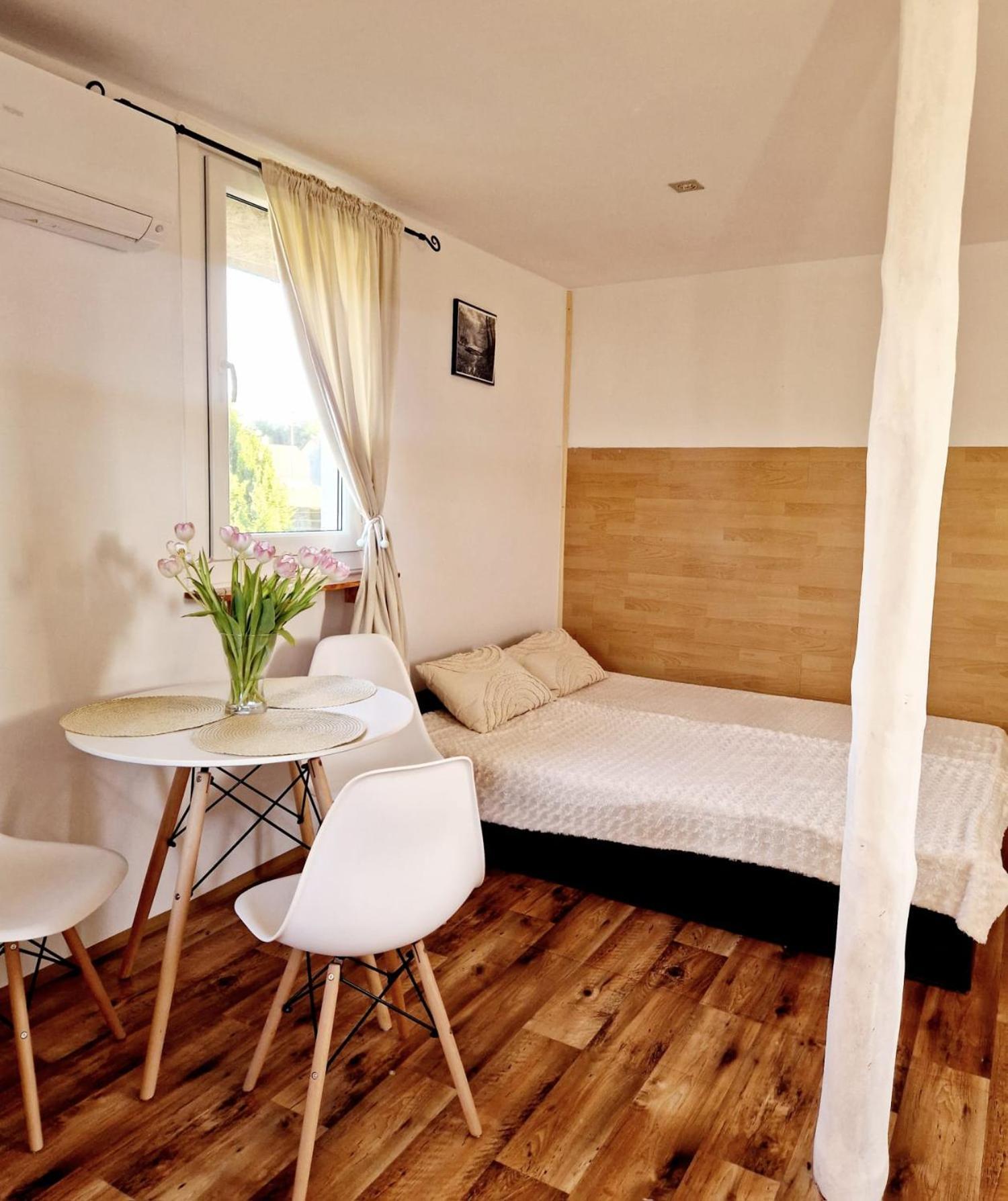 Bursztynek Lunowa Apartment ชวีโนวิชแจ ภายนอก รูปภาพ