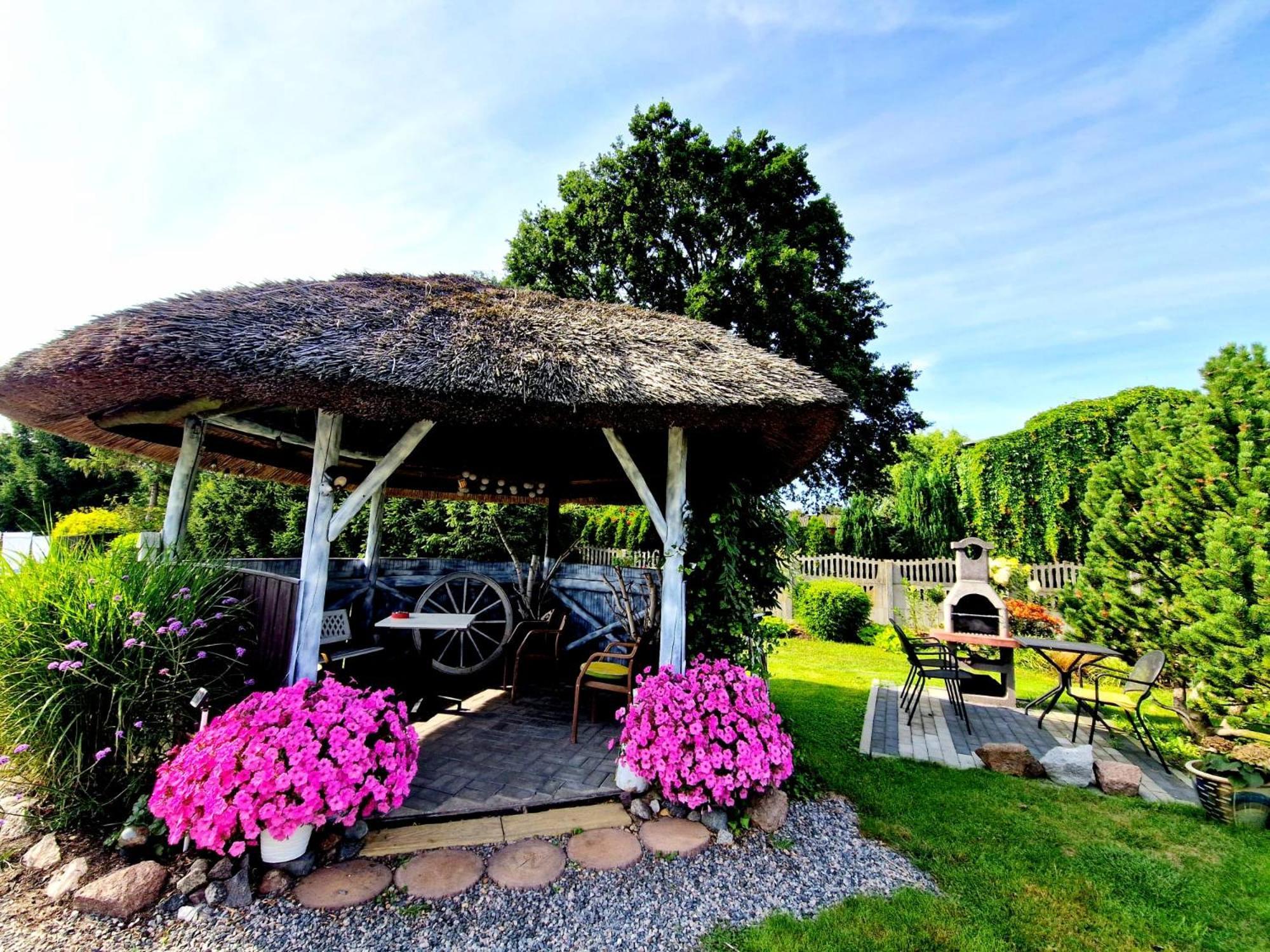 Bursztynek Lunowa Apartment ชวีโนวิชแจ ภายนอก รูปภาพ