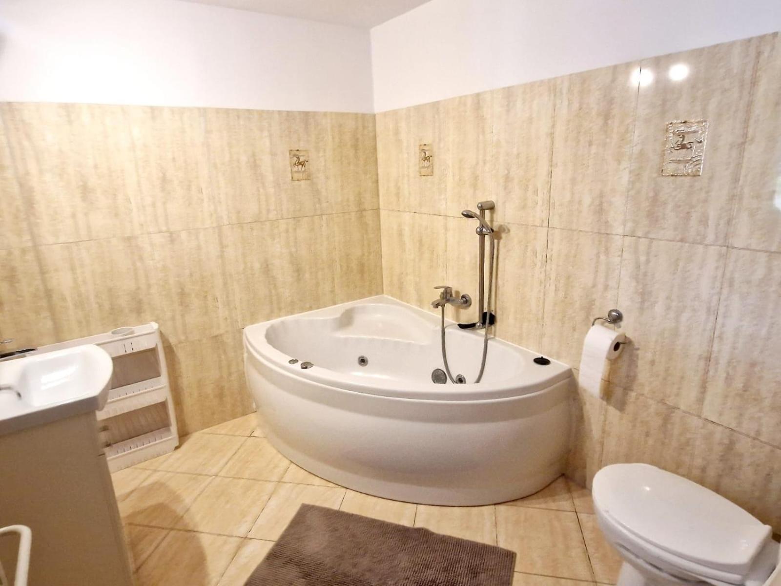 Bursztynek Lunowa Apartment ชวีโนวิชแจ ภายนอก รูปภาพ